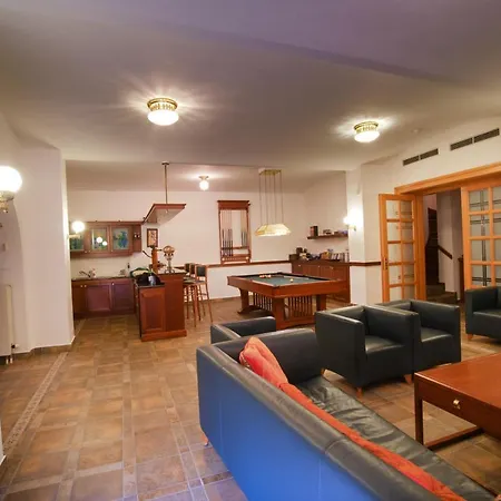 Tig Castle Resort *